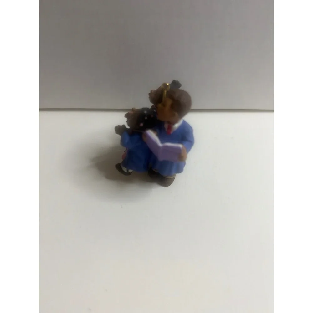 1999 Hallmark Keepsake Ornament Praise the Day Choir Children Sue‎ Tague QX6799